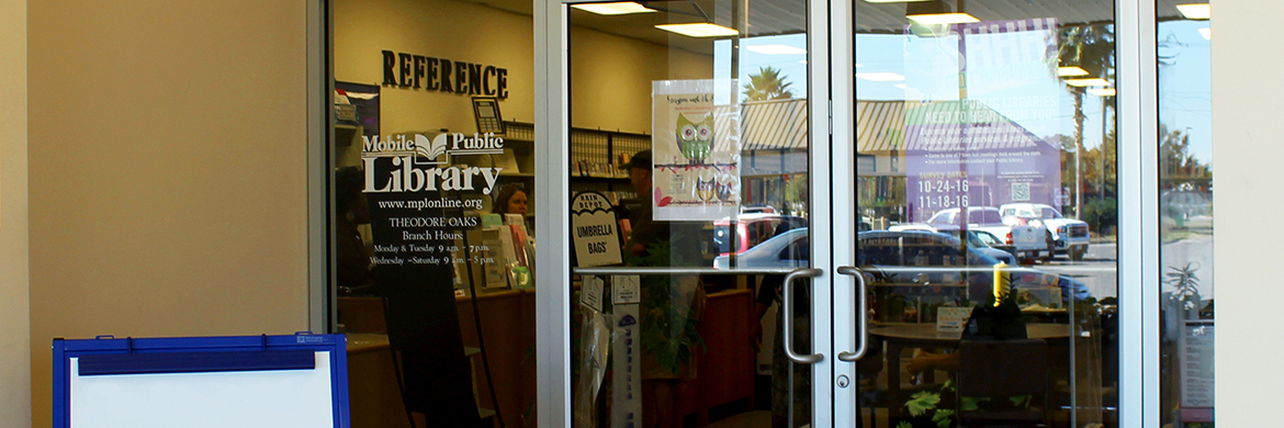 Theodore Oaks Branch Library entrance
