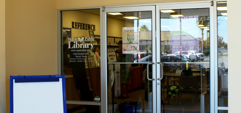 Theodore Oaks Branch Library entrance in lobby